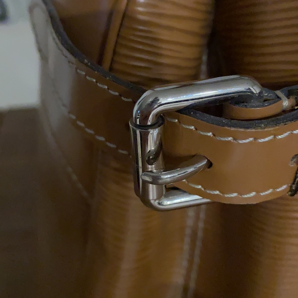 Louis Vuitton Passy Epi Leather - Picture 6 of 14